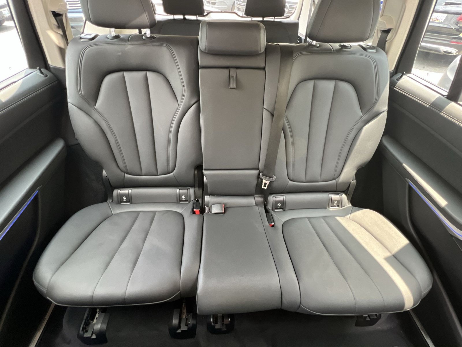 Used 2022 BMW X7 xDrive40i w/ Premium Package AWD/4WD image 15