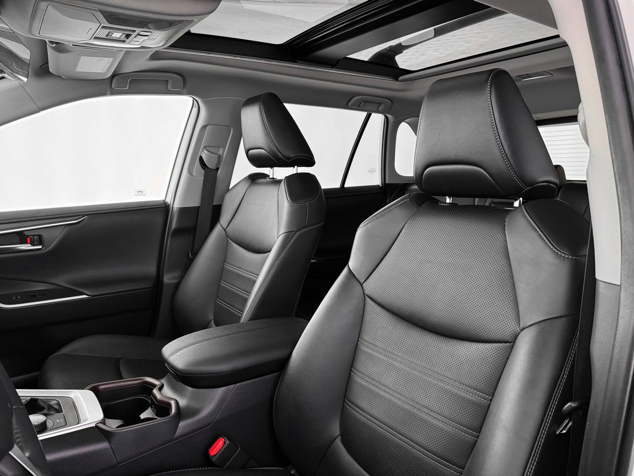 Used 2020 Toyota RAV4 Limited image 15