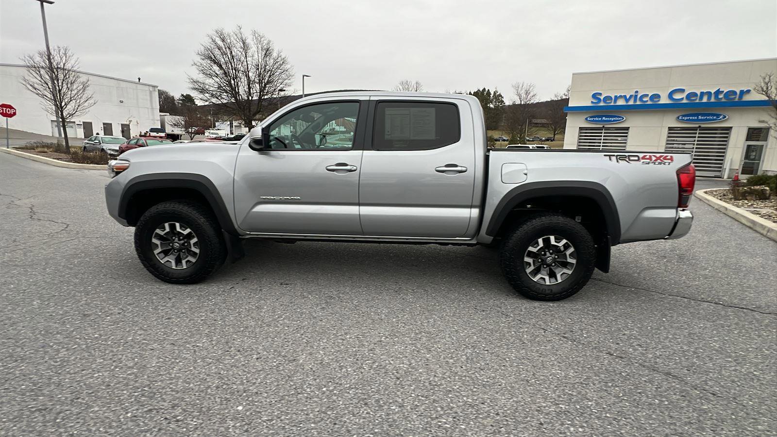 Used 2019 Toyota Tacoma TRD Off-Road image 7