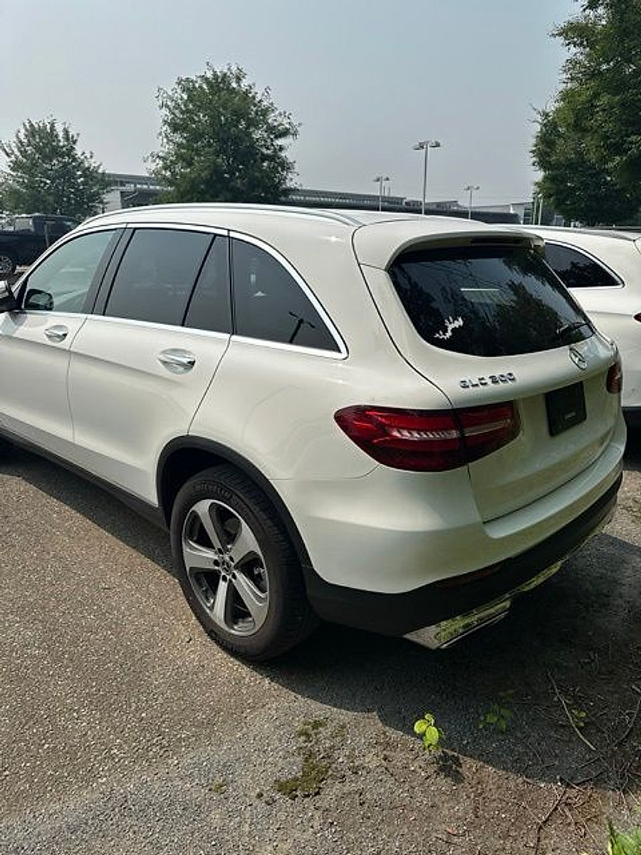 Used 2017 Mercedes-Benz GLC 300 4MATIC image 5