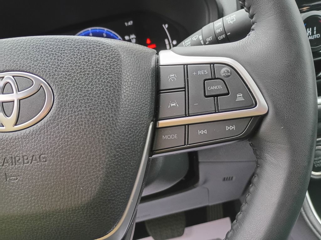 Used 2025 Toyota Grand Highlander AWD image 44