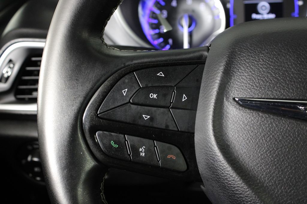 Used 2018 Chrysler Pacifica Touring Plus w/ S Appearance Package image 26