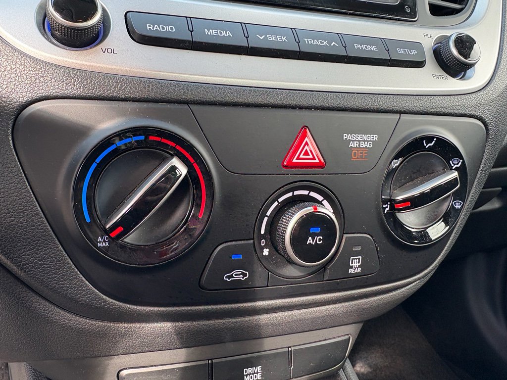 Used 2022 Hyundai Accent SE image 20