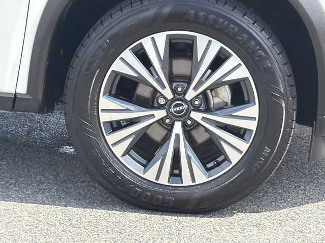 Used 2023 Nissan Rogue SV FWD image 12