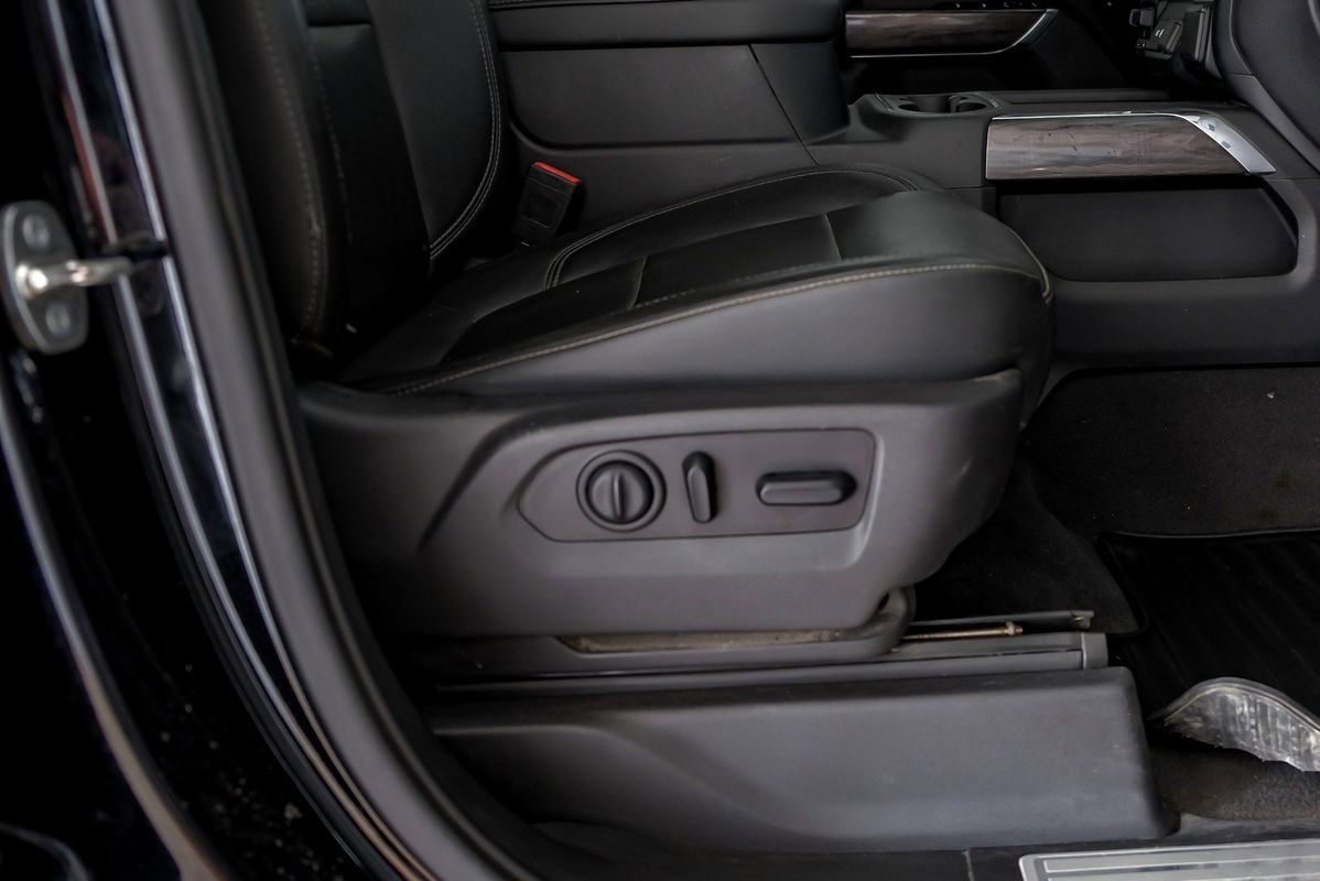 Used 2020 Chevrolet Silverado 2500 LTZ w/ LTZ Texas Edition image 31