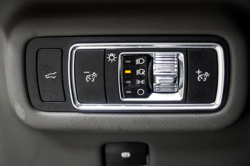 Used 2025 Lincoln Nautilus Premier AWD/4WD image 47