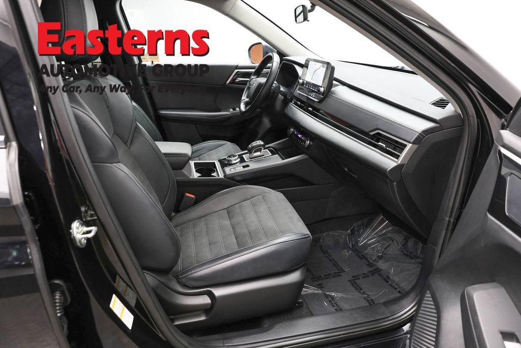 Used 2024 Mitsubishi Outlander SE AWD/4WD image 25