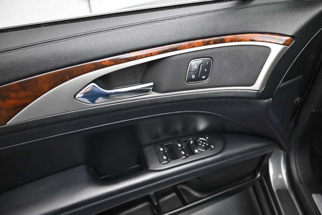 Used 2017 Lincoln MKZ Reserve FWD image 10