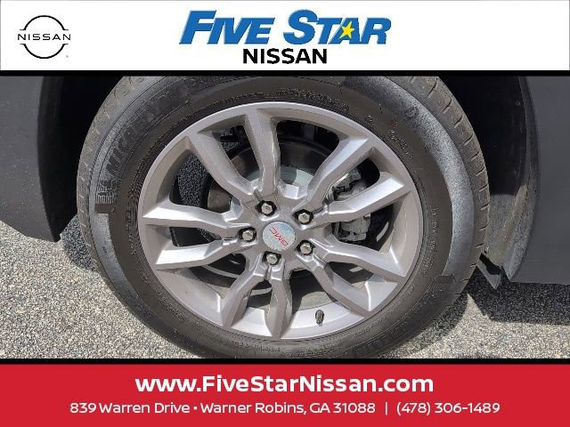 Used 2024 GMC Terrain SLT image 28