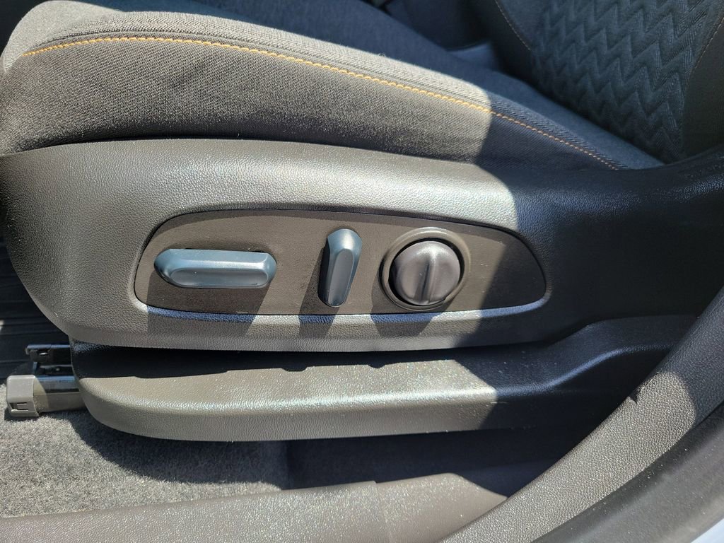 Used 2022 Chevrolet Equinox LT image 24