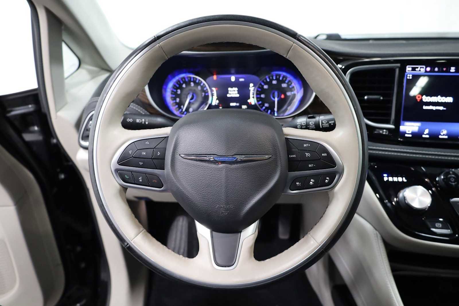 Used 2021 Chrysler Pacifica Limited AWD/4WD image 21