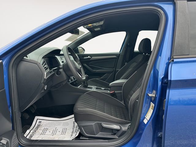 Used 2022 Volkswagen Jetta Sport image 9