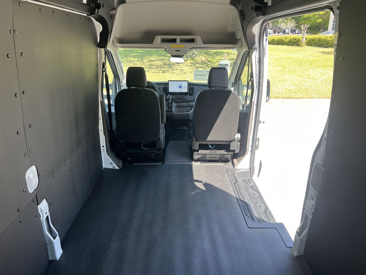 New 2026 Ford Transit 250 148 High Roof Extended image 19