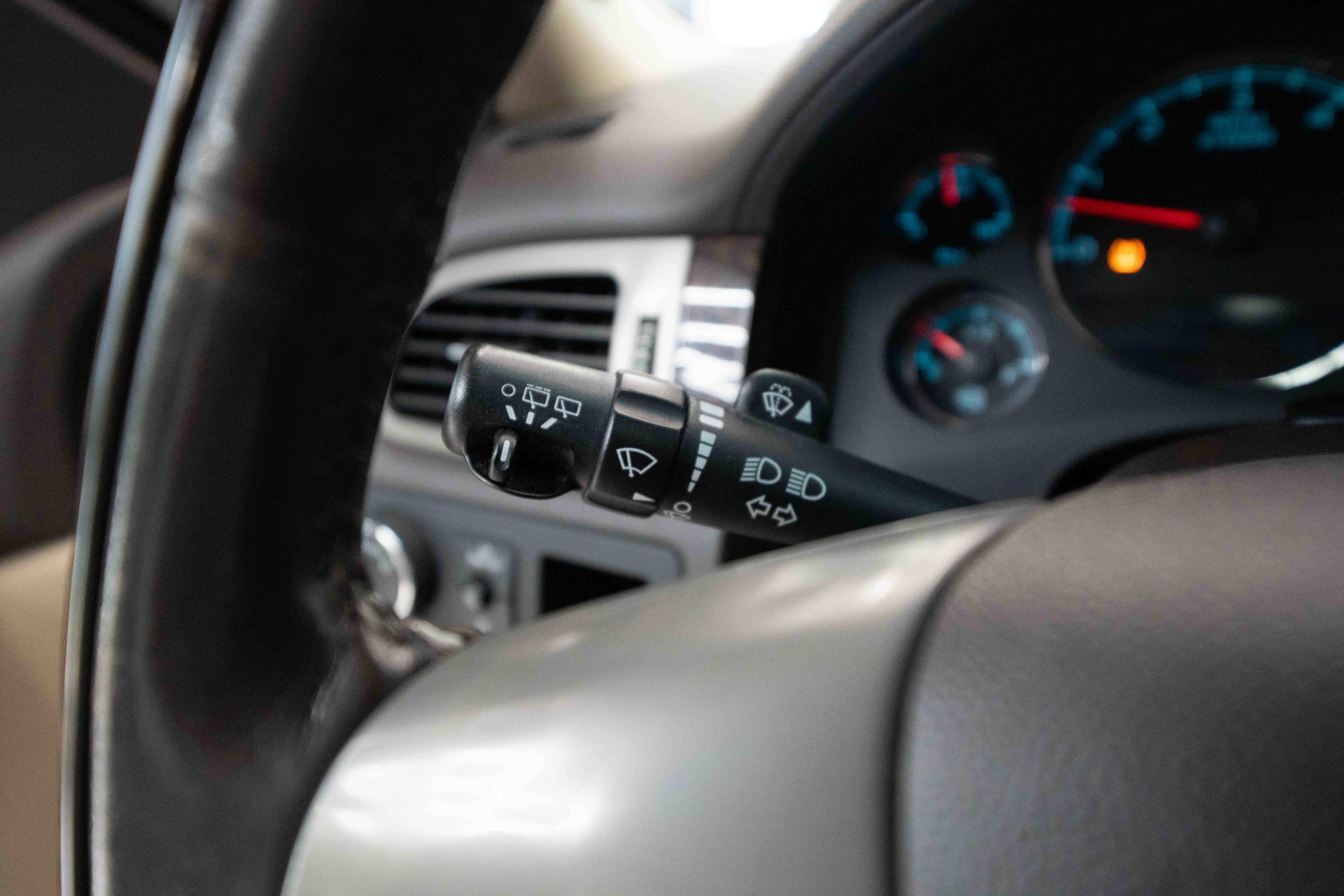 Used 2013 GMC Yukon XL Denali AWD/4WD image 13