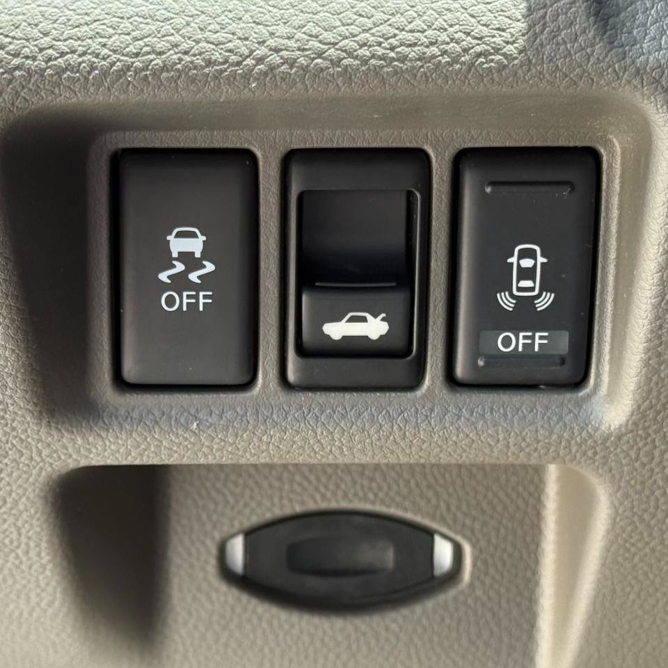 Used 2013 INFINITI G37 Convertible w/ Premium Pkg RWD image 14