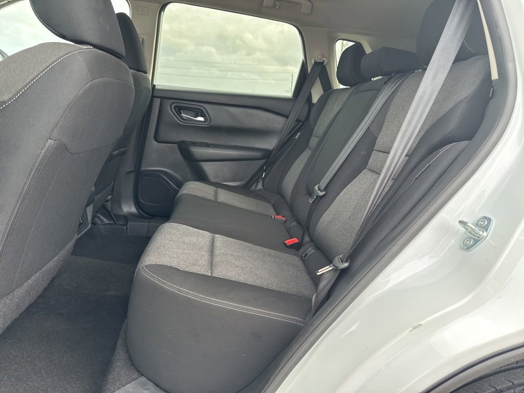 Used 2024 Nissan Rogue SV AWD/4WD image 9