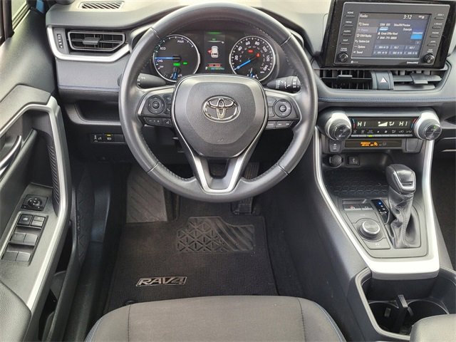 Used 2022 Toyota RAV4 SE image 10