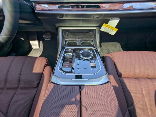 New 2026 BMW 760i xDrive w/ Luxury Rear Seating Package image 18