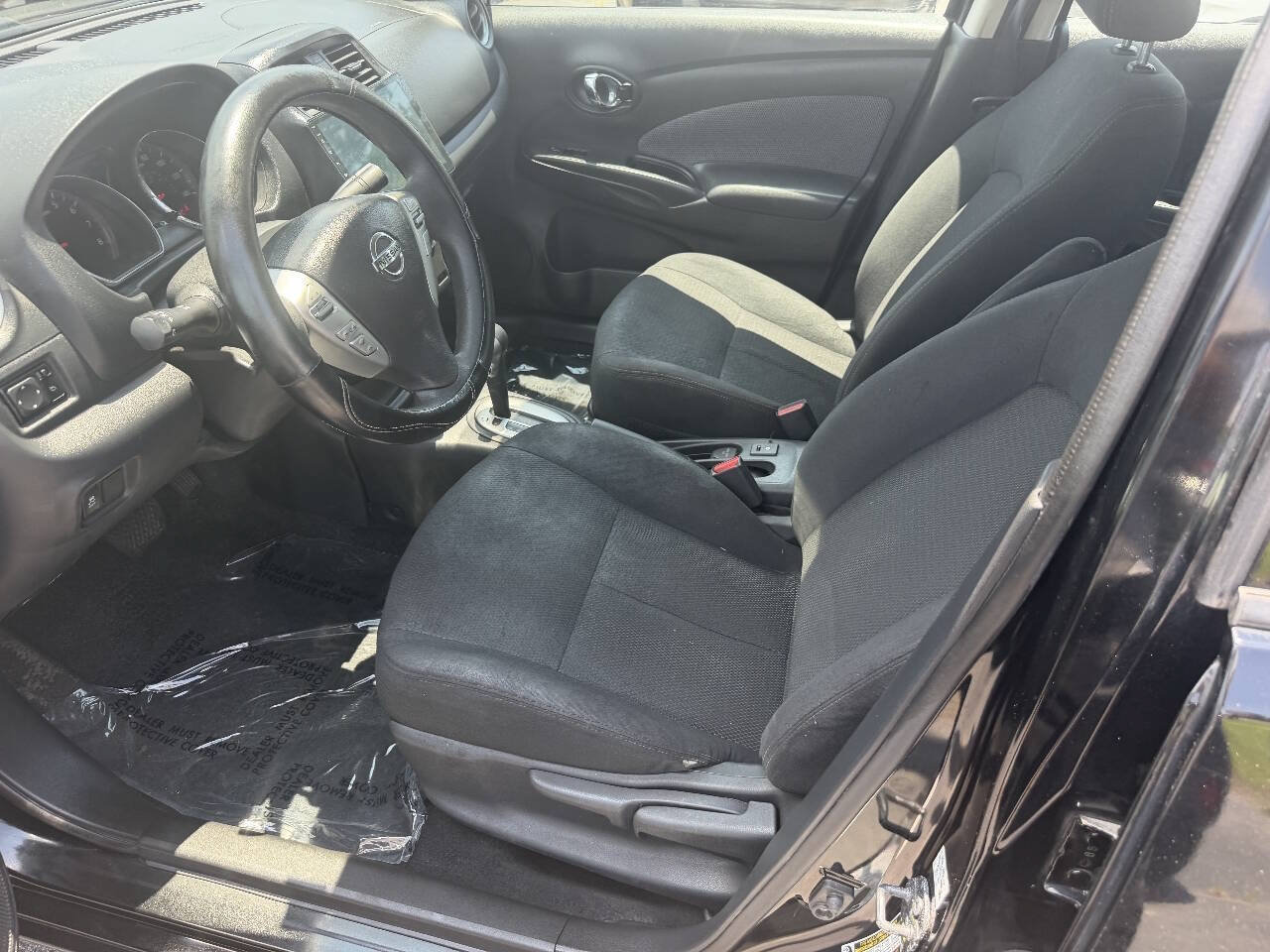 Used 2016 Nissan Versa SV FWD image 11