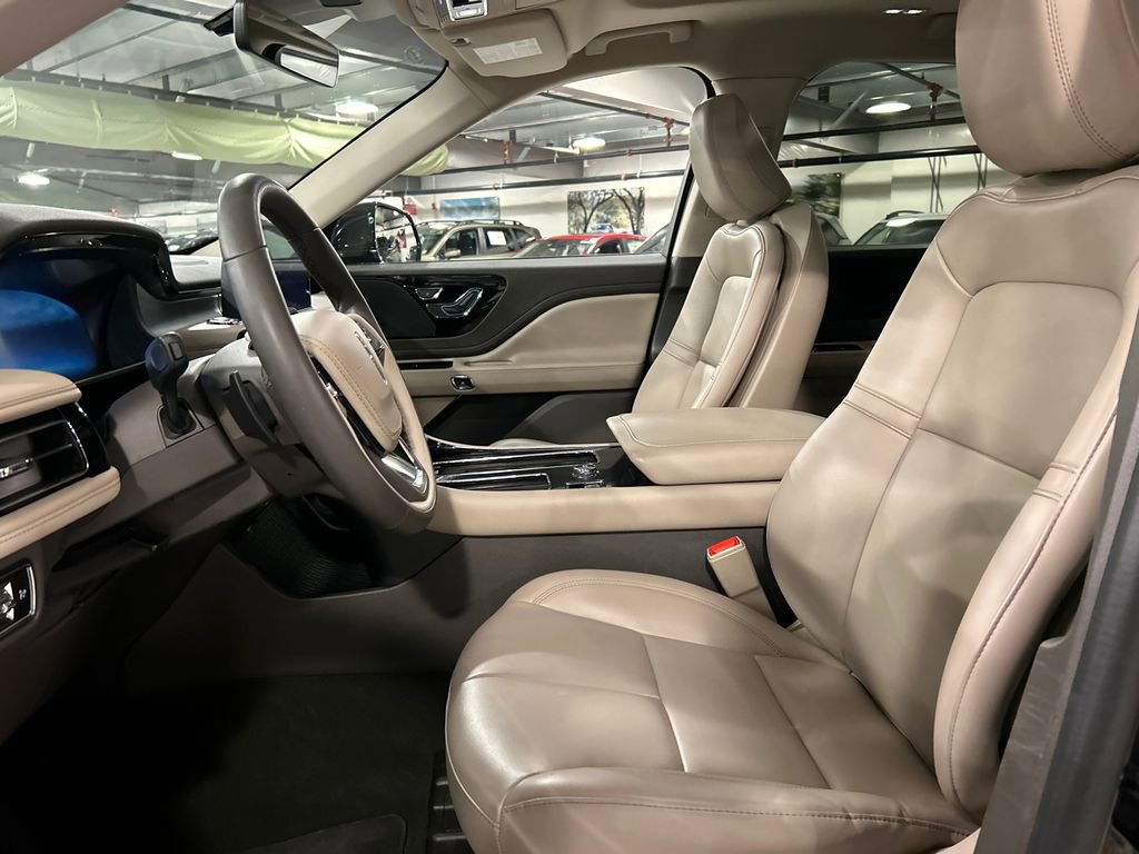 Used 2024 Lincoln Aviator AWD w/ Premium Package image 10