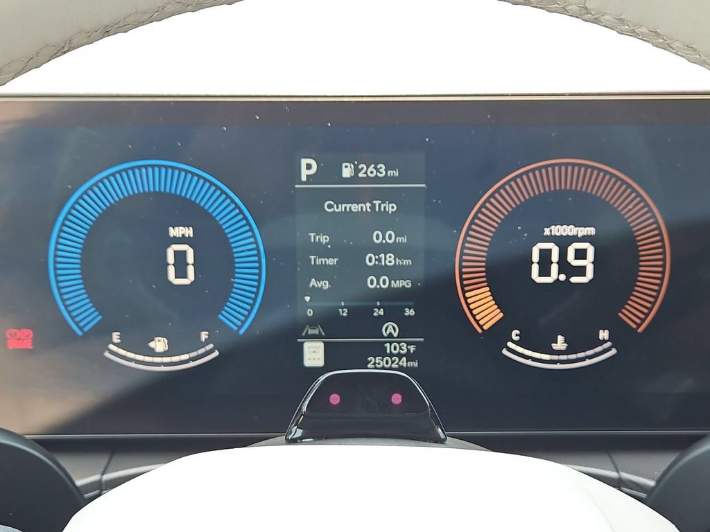 Used 2025 Hyundai Santa Fe SEL FWD image 16