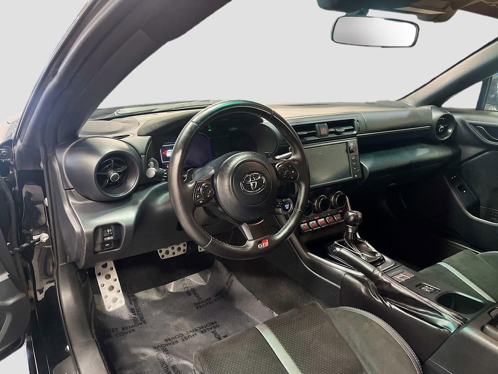 Used 2023 Toyota GR86 Premium w/ ALL Weather Mat Package (TMS) image 9