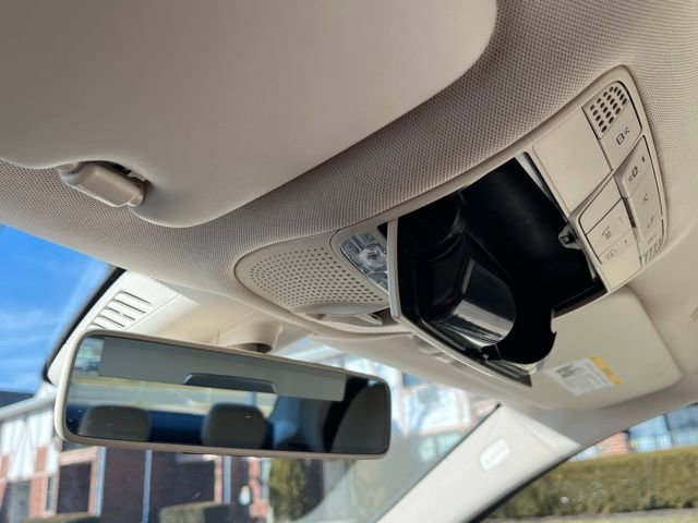 Used 2019 Mercedes-Benz C 300 Sedan image 32