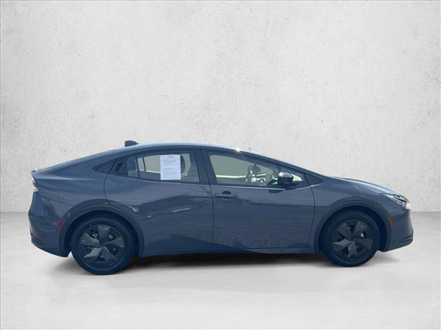 Used 2025 Toyota Prius LE image 4