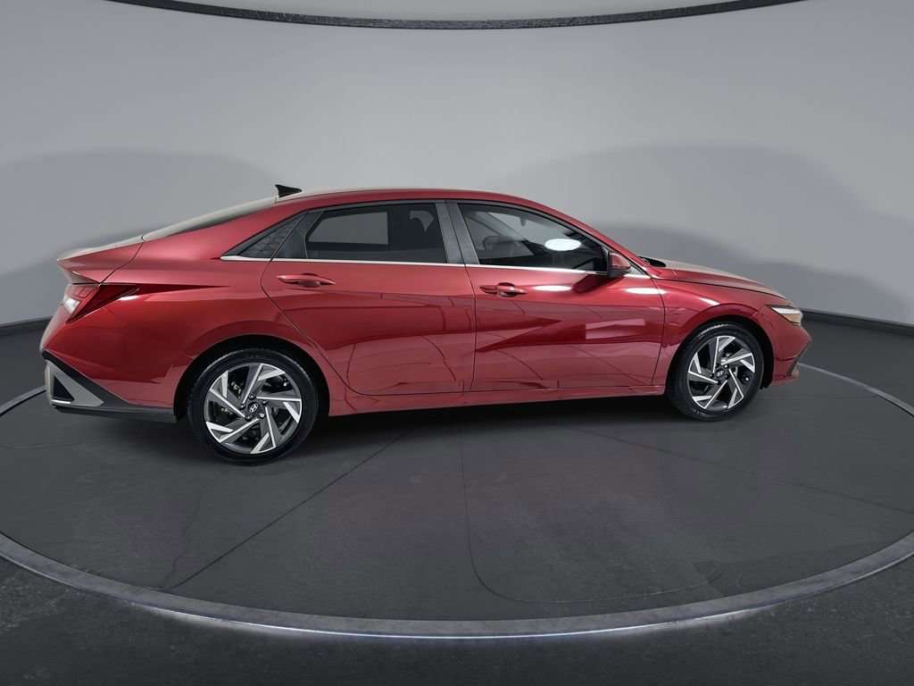 New 2025 Hyundai Elantra SEL FWD image 9