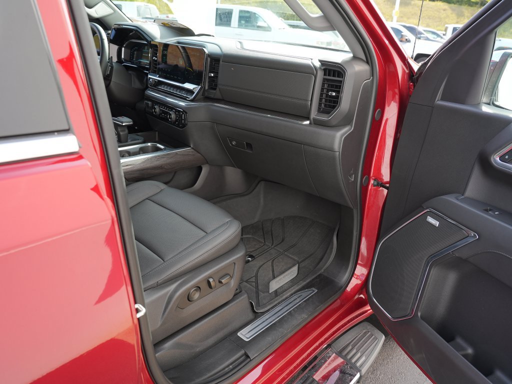 Certified 2024 Chevrolet Silverado 1500 LTZ w/ Technology Package AWD/4WD image 29