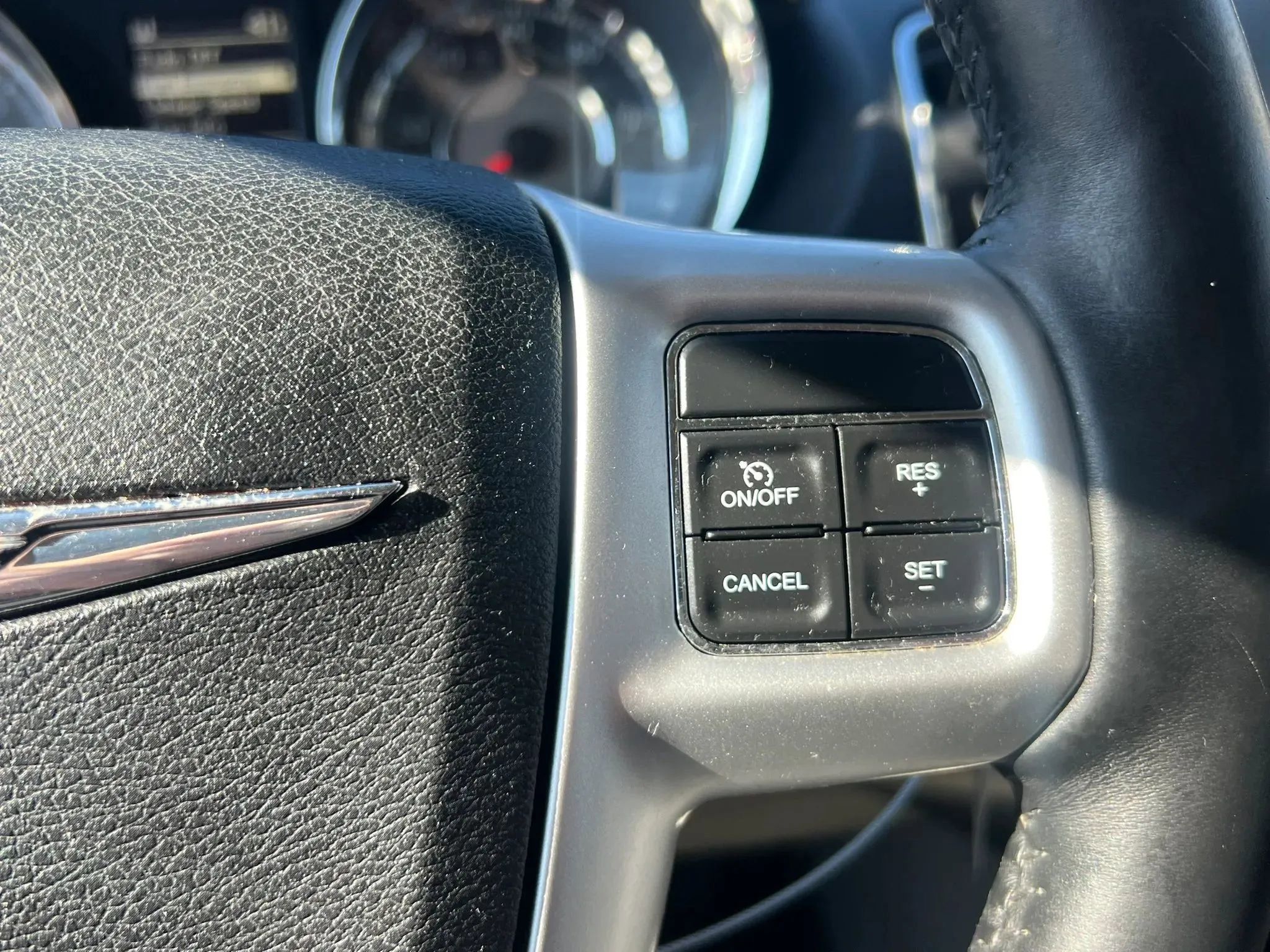 Used 2016 Chrysler Town & Country Touring w/ Driver Convenience Group image 22