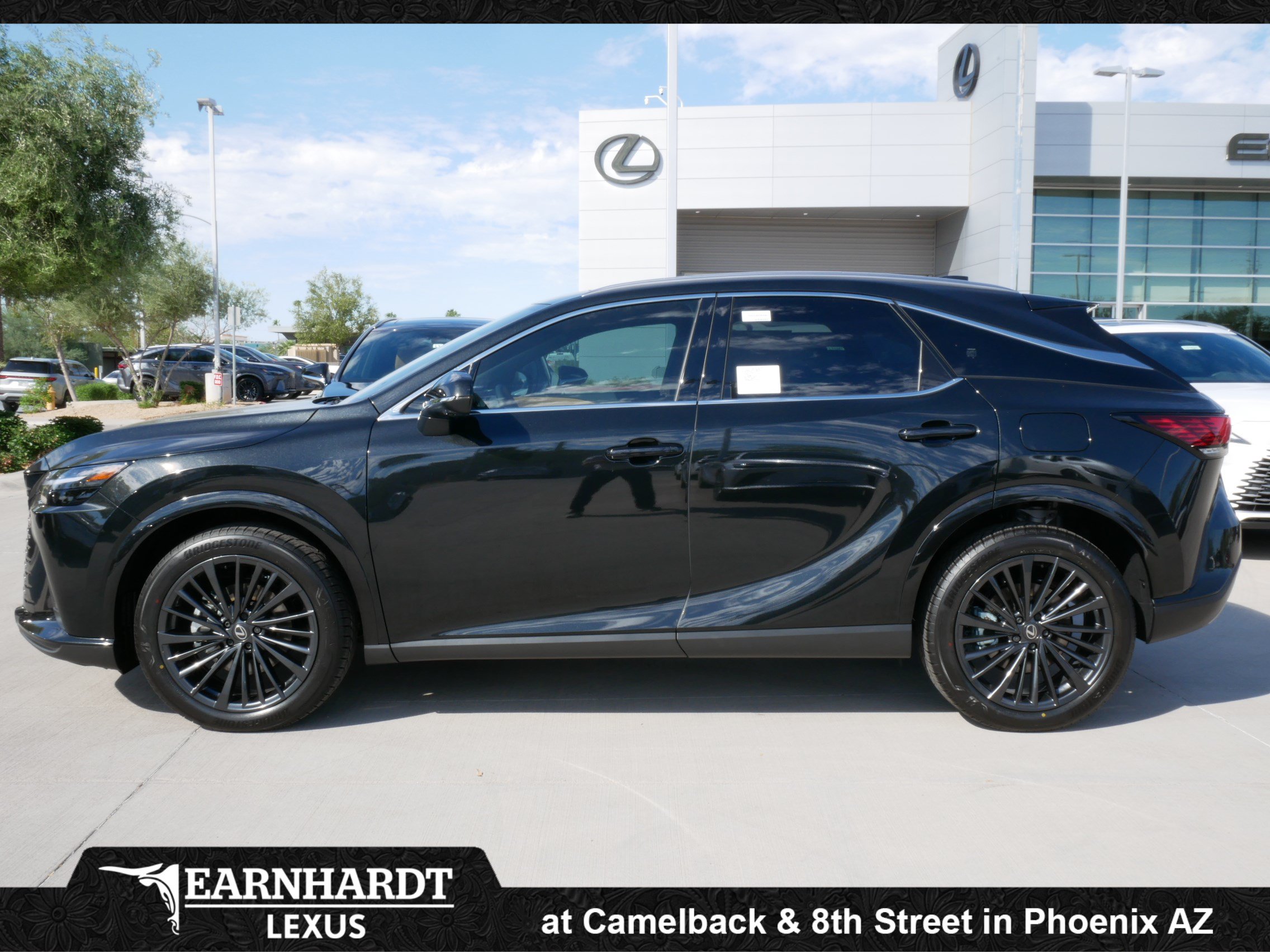 New 2026 Lexus RX 450h AWD w/ Convenience Package image 3
