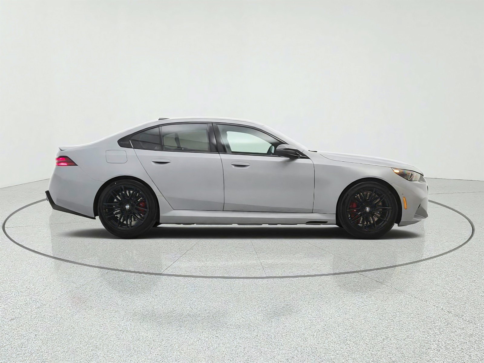Used 2025 BMW M5 w/ Carbon Package AWD/4WD image 4