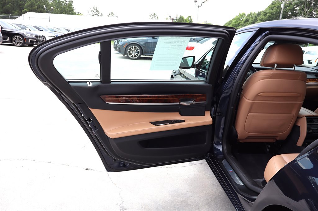 Used 2015 BMW 750Li RWD image 37