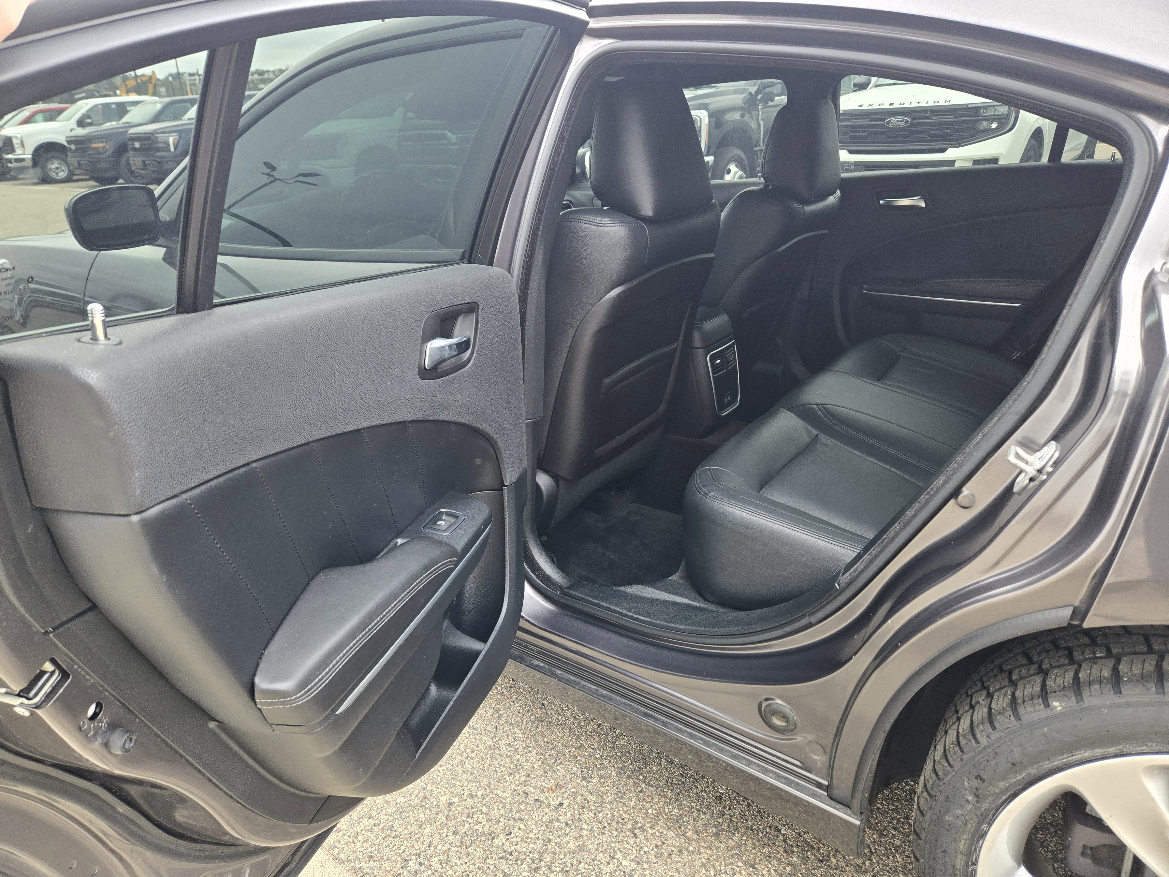 Used 2018 Dodge Charger R/T image 12