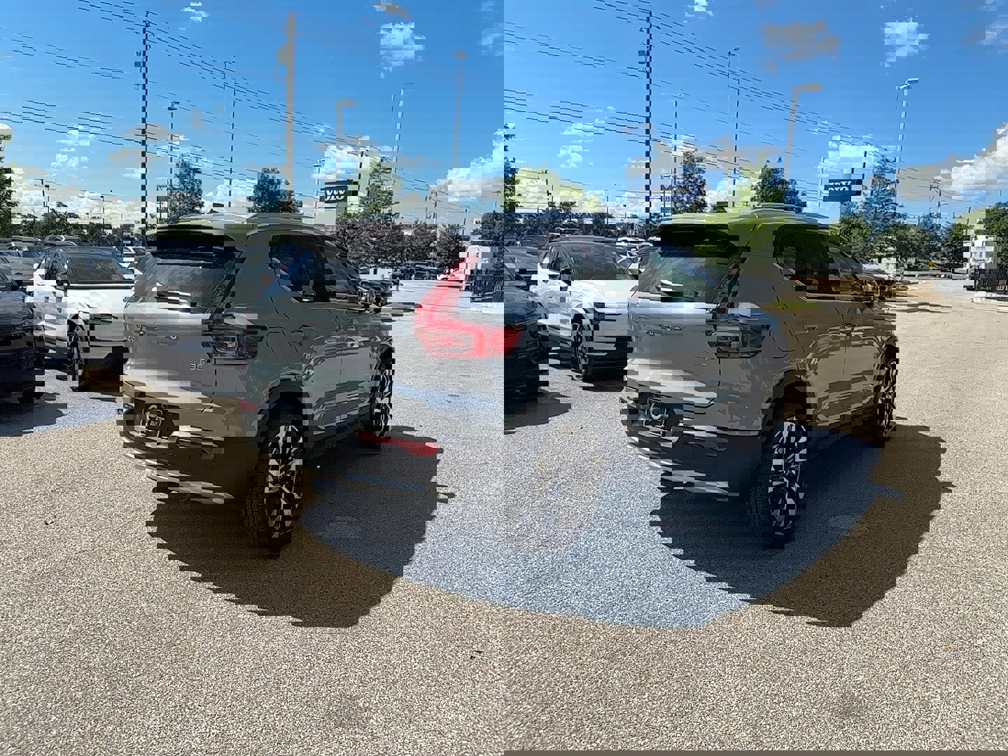 New 2025 Volvo XC40 B5 Ultra w/ Protection Package image 5