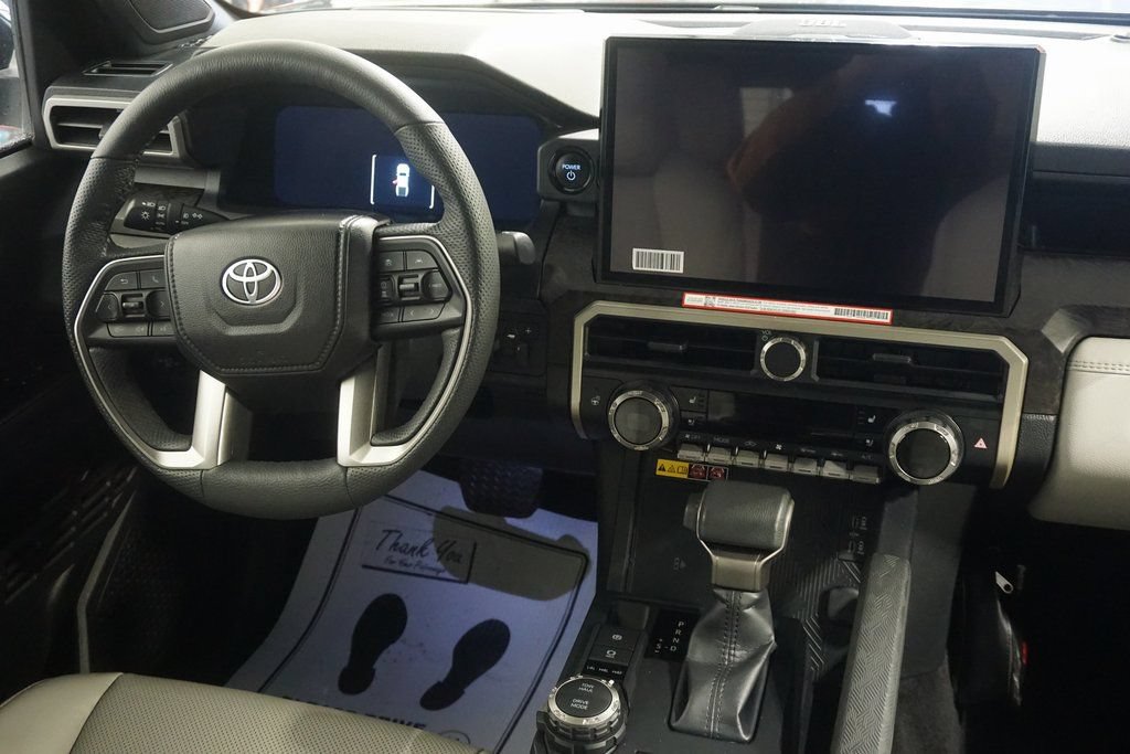 Certified 2025 Toyota Tacoma Limited AWD/4WD image 30