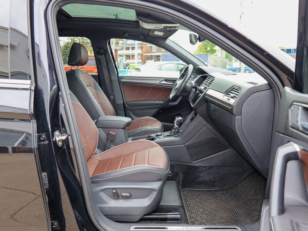 Certified 2024 Volkswagen Tiguan SEL R-Line AWD/4WD image 29