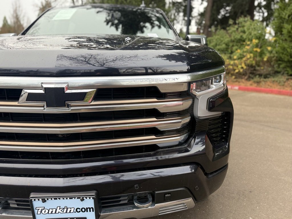 Used 2022 Chevrolet Silverado 1500 High Country w/ High Country Premium Package image 3