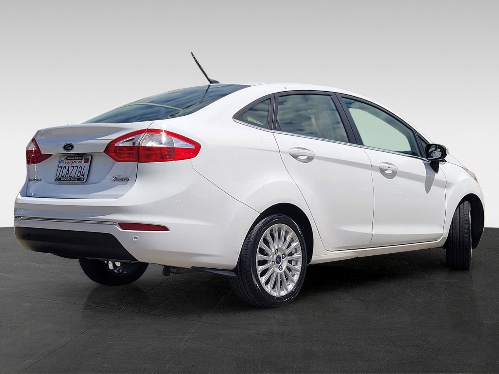 Used 2014 Ford Fiesta Titanium FWD image 4