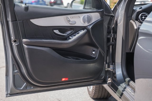 Used 2019 Mercedes-Benz GLC 300 4MATIC image 36