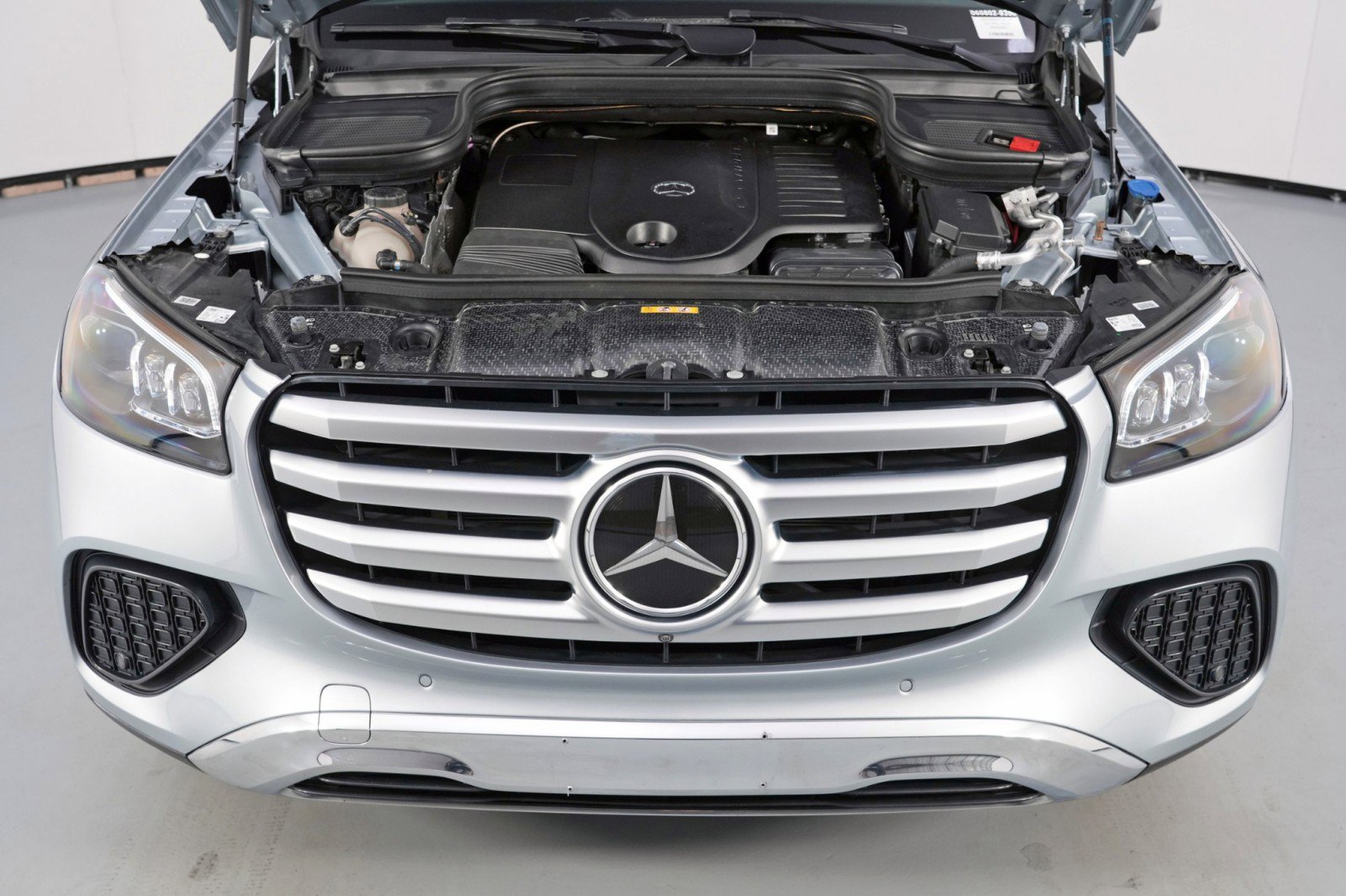 Used 2024 Mercedes-Benz GLS 450 4MATIC image 8
