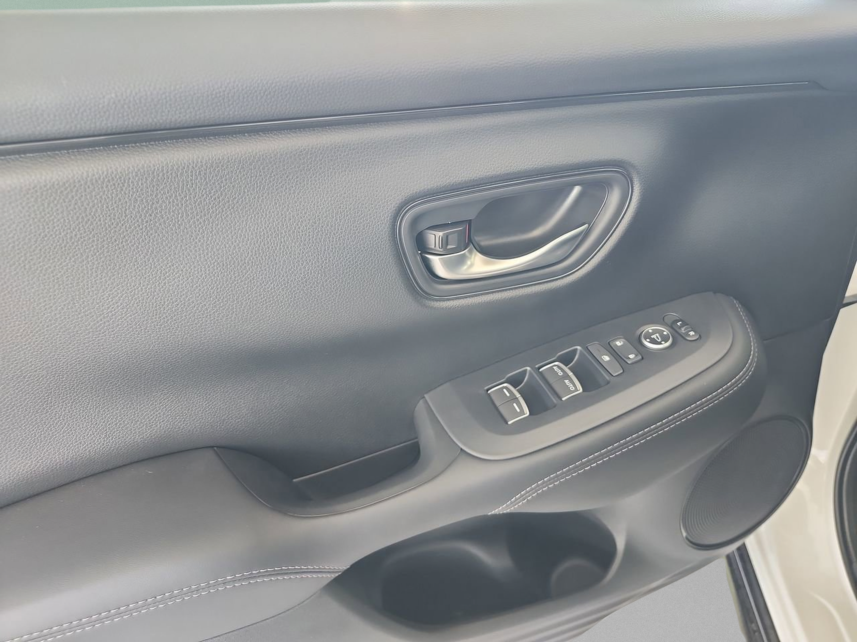 New 2027 Honda HR-V EX-L image 16