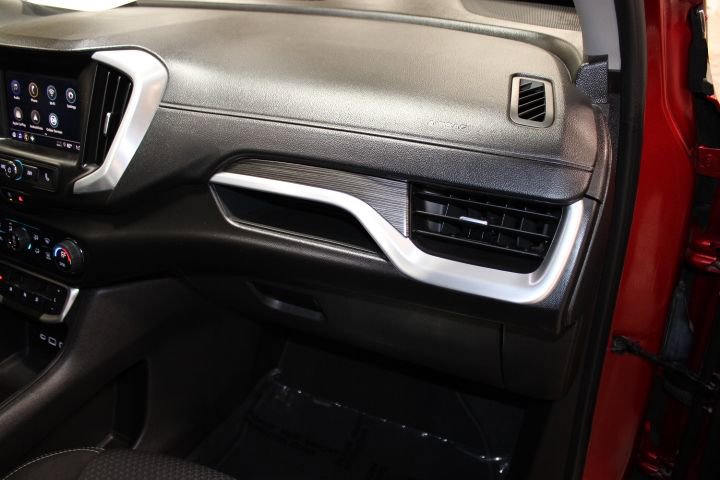 Certified 2022 GMC Terrain SLE w/ Driver Convenience Package image 26