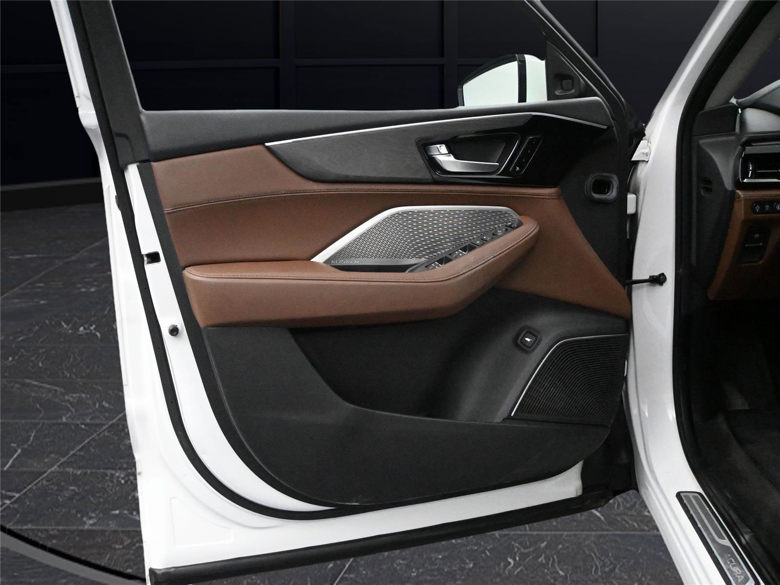 Certified 2023 Acura MDX SH-AWD w/ Advance Package image 9