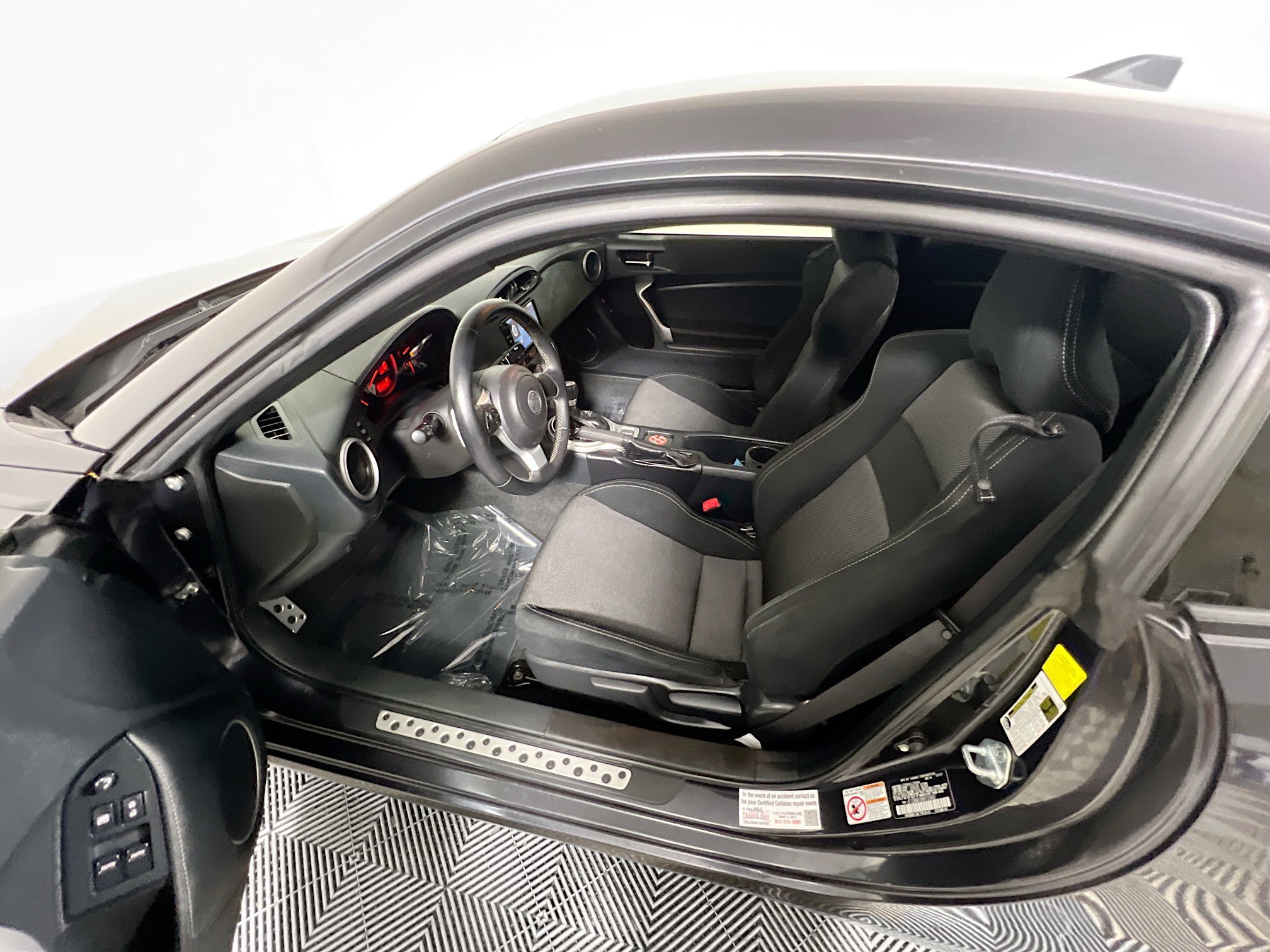 Used 2017 Toyota 86 RWD image 15