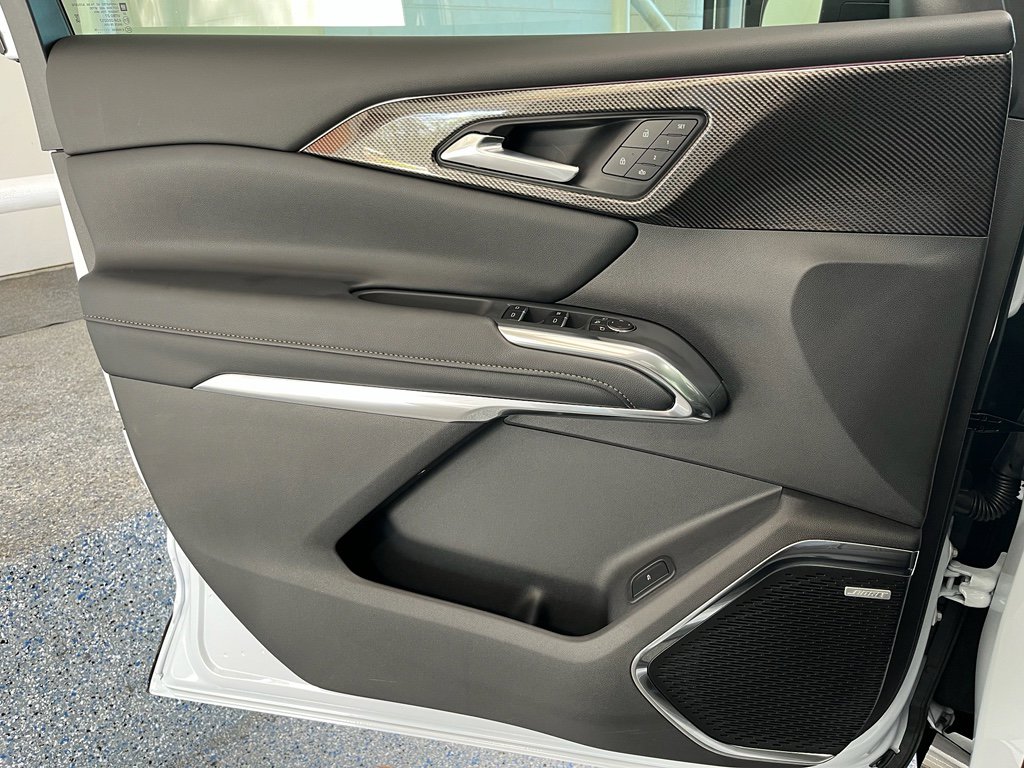 New 2026 Chevrolet Traverse High Country w/ LPO, Floor Liner Package FWD image 32