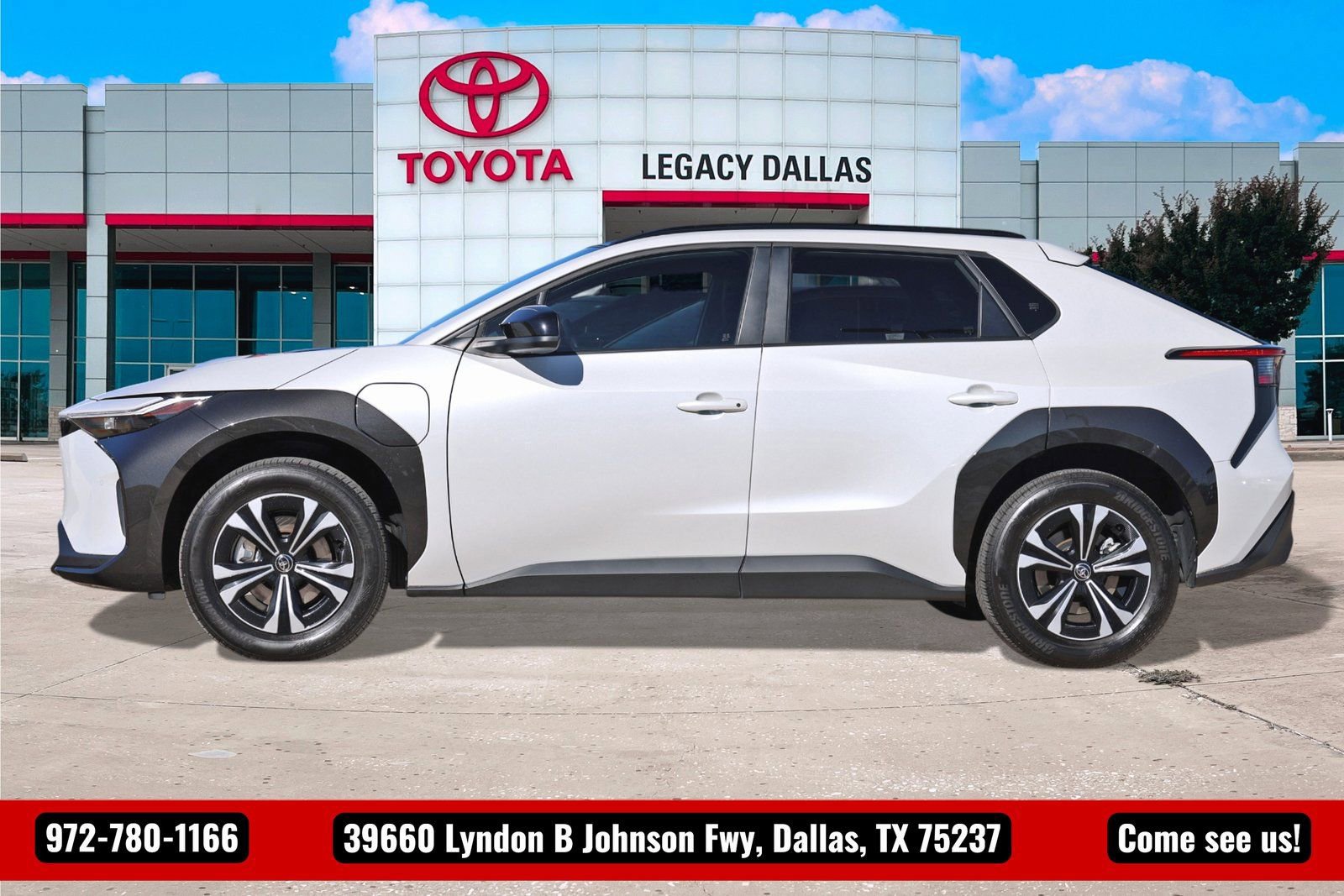 Used 2023 Toyota bZ4X XLE w/ Weather Package image 8