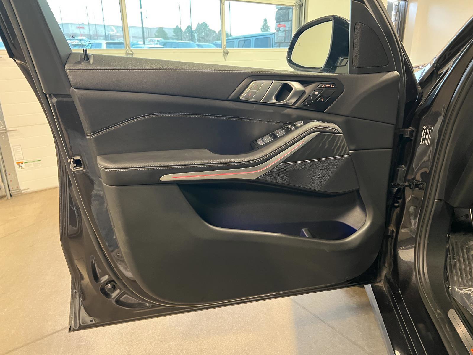 Used 2022 BMW X7 xDrive40i w/ Premium Package image 29