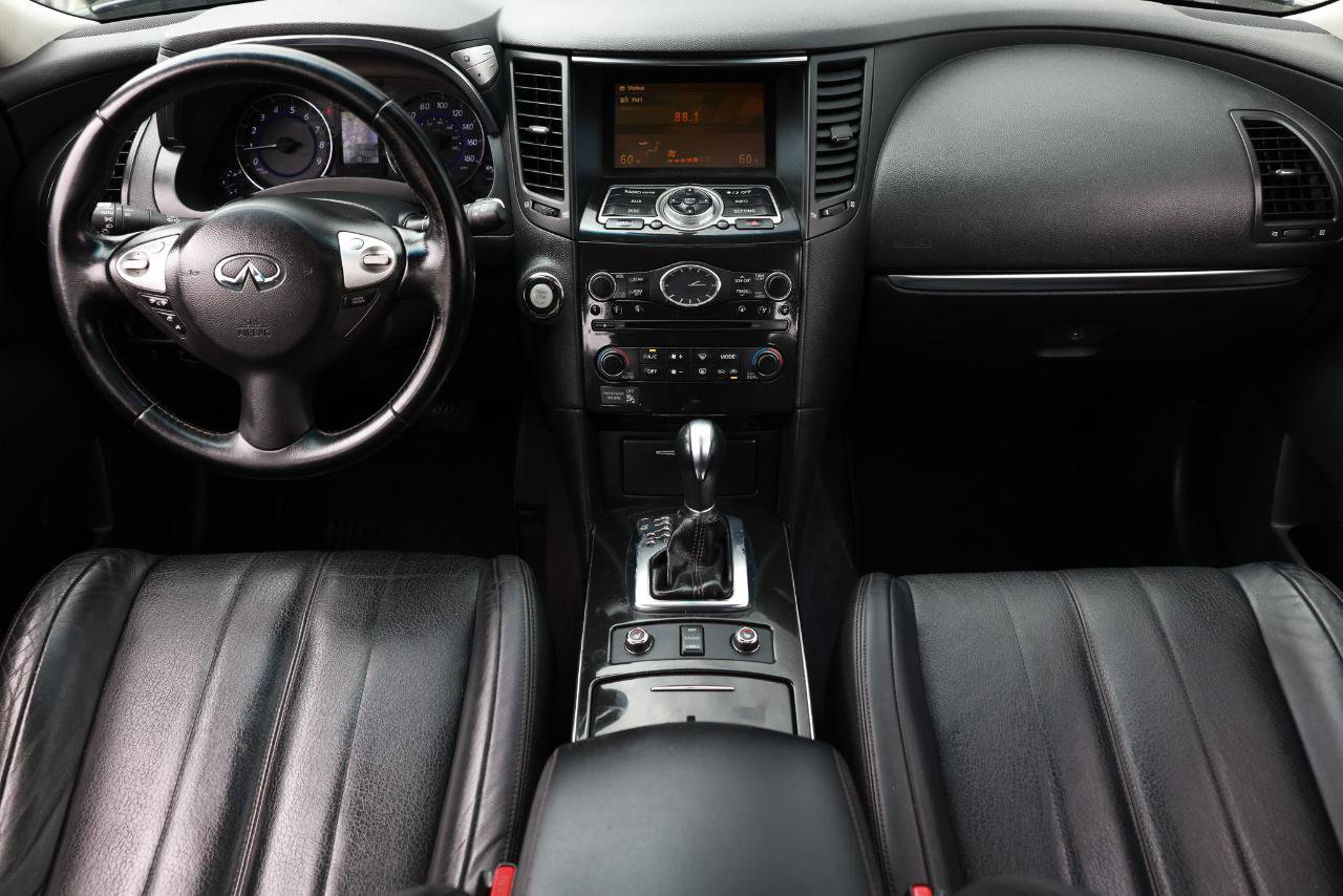 Used 2014 INFINITI QX70 image 2